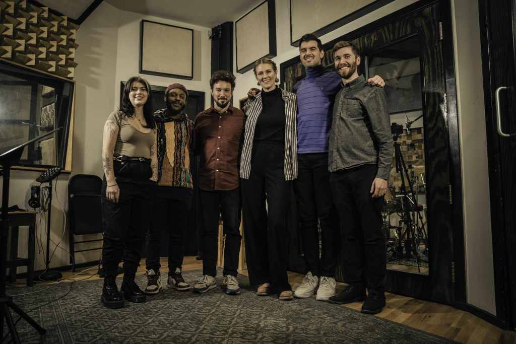 Kaisa's Machine musicians in a row