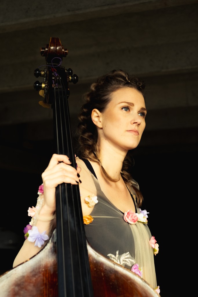 Kaisa Mäensivu holding bass